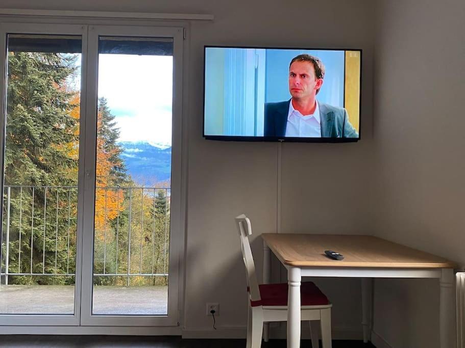 Beautiful Flat With Nice Lake And Mountain Views Weggis Exterior foto